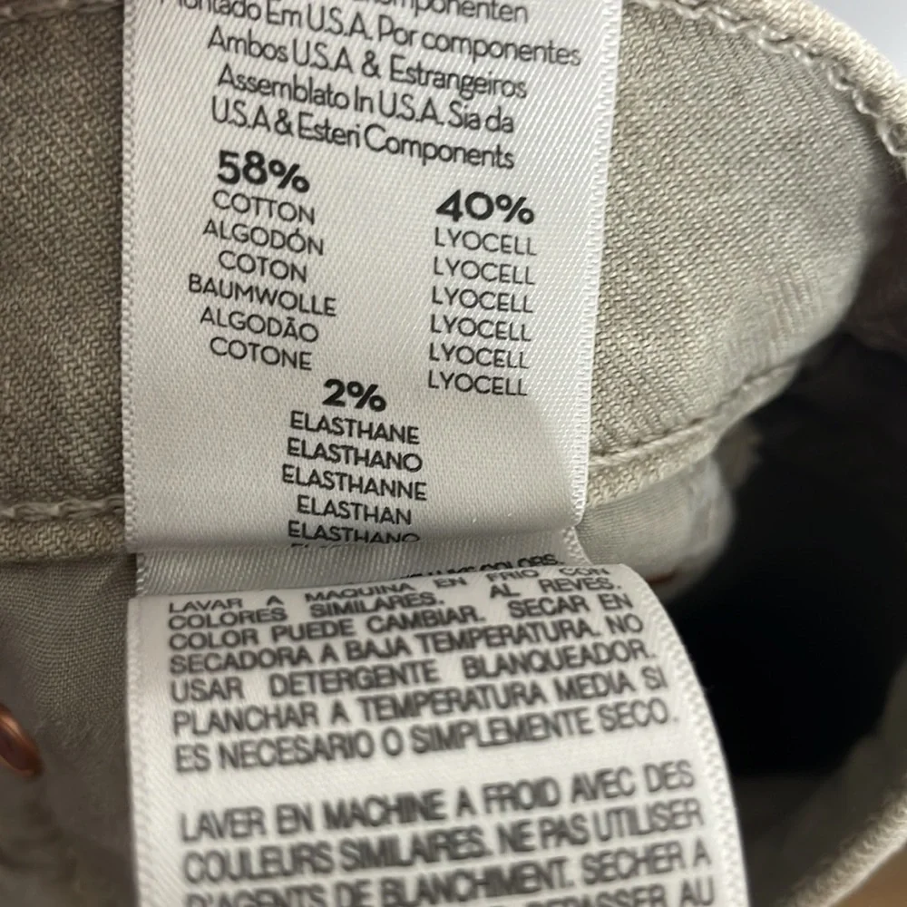 MOTHER | The Insider Ankle Frey Jeans in Chalk It Up - Picture 10 of 10